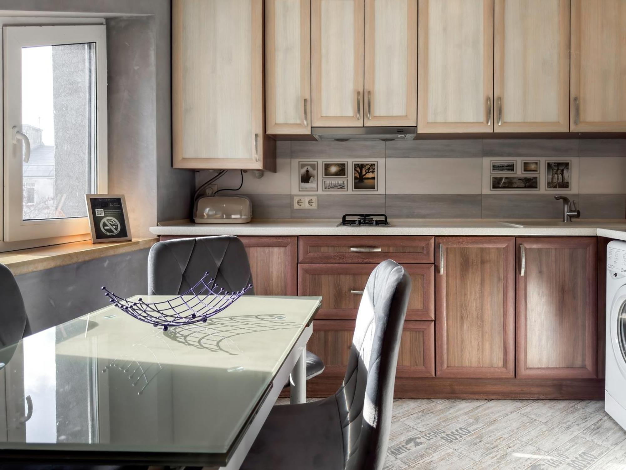 Apartments On Zaliznychna 49 Iwano-Frankiwsk Zewnętrze zdjęcie