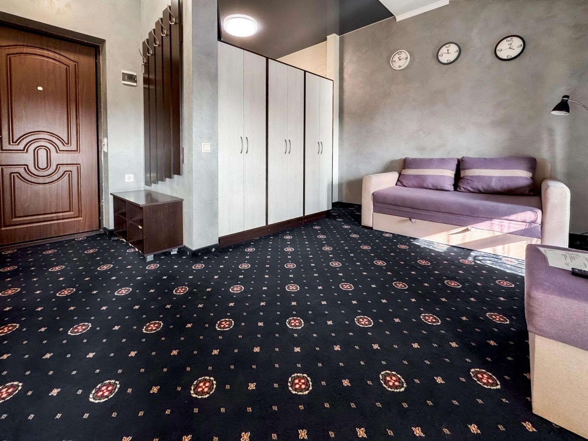 Apartments On Zaliznychna 49 Iwano-Frankiwsk Zewnętrze zdjęcie