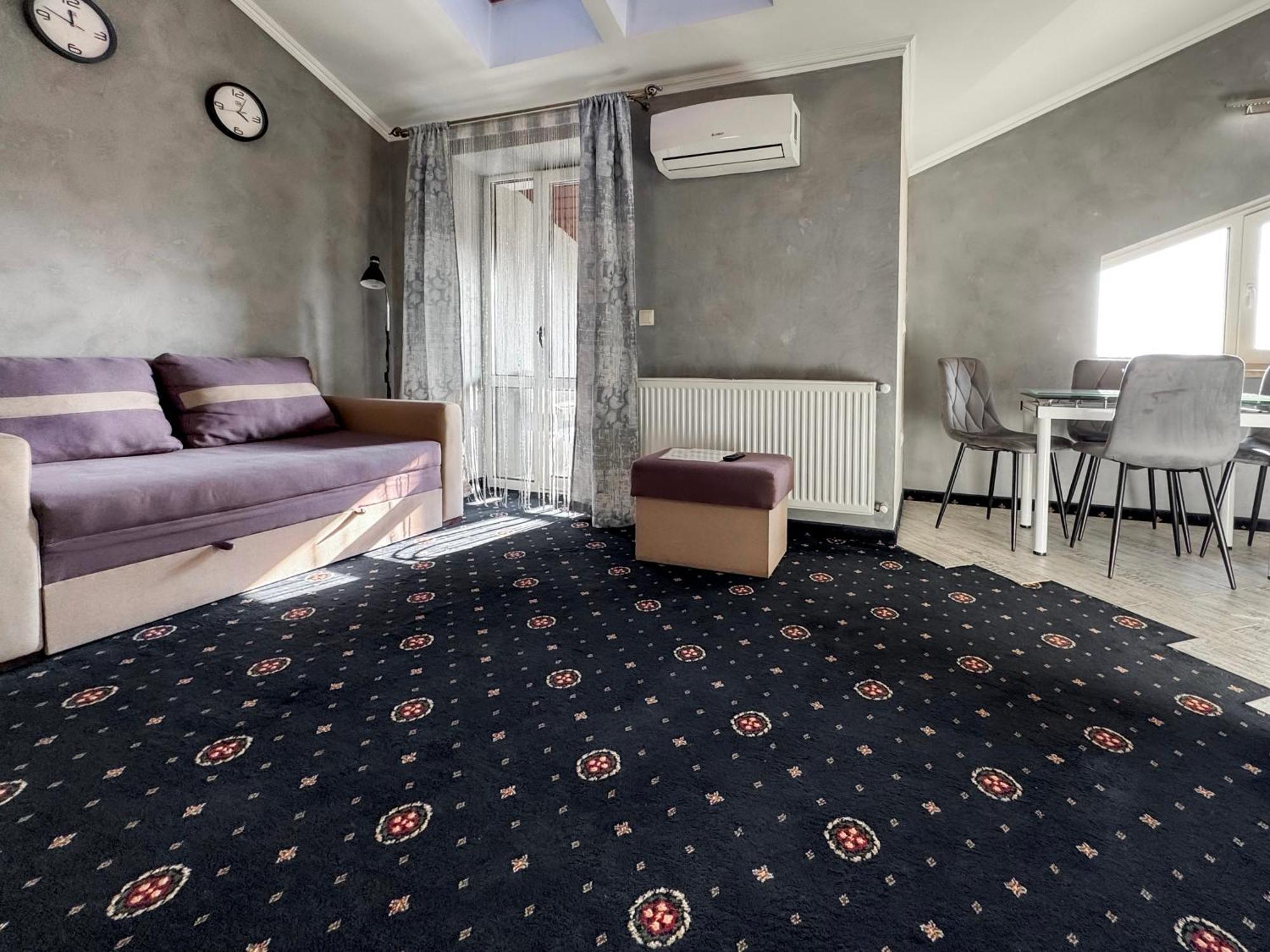 Apartments On Zaliznychna 49 Iwano-Frankiwsk Zewnętrze zdjęcie