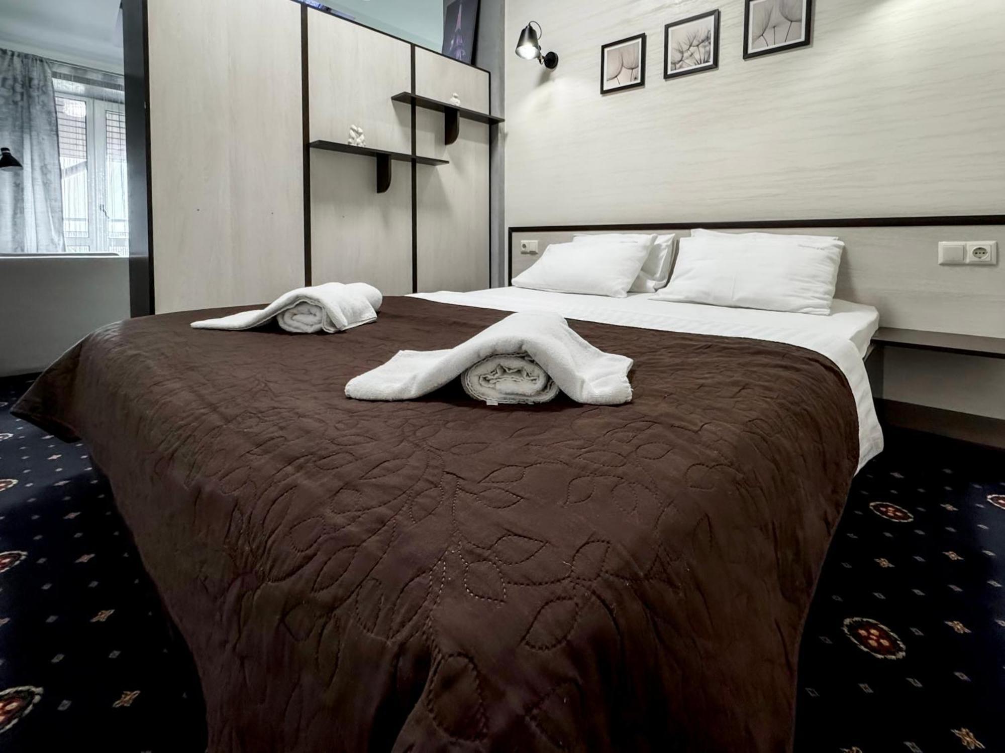 Apartments On Zaliznychna 49 Iwano-Frankiwsk Zewnętrze zdjęcie