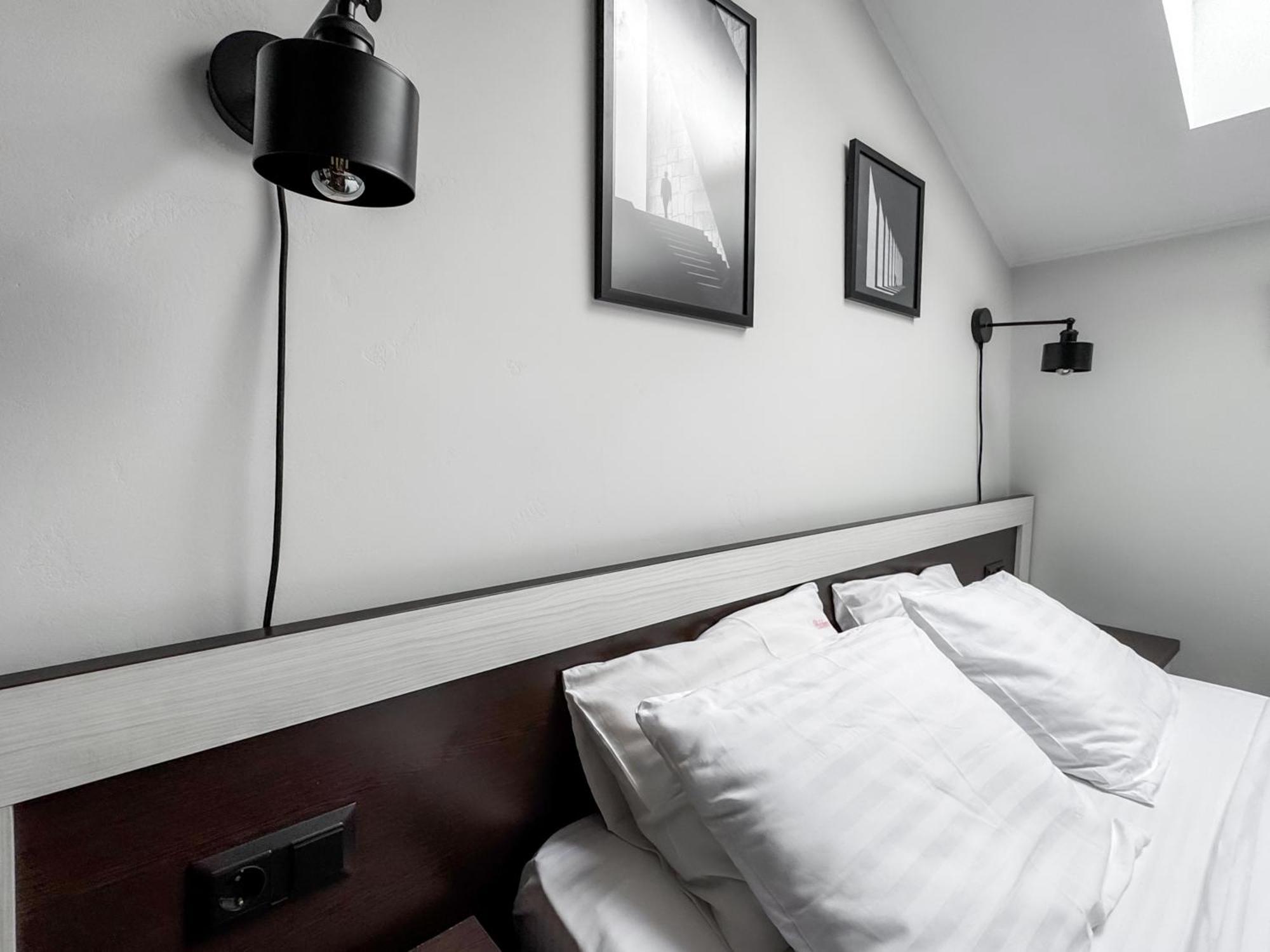 Apartments On Zaliznychna 49 Iwano-Frankiwsk Zewnętrze zdjęcie