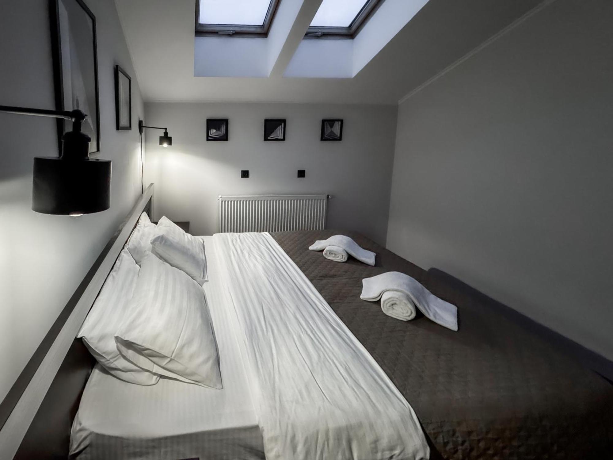 Apartments On Zaliznychna 49 Iwano-Frankiwsk Zewnętrze zdjęcie