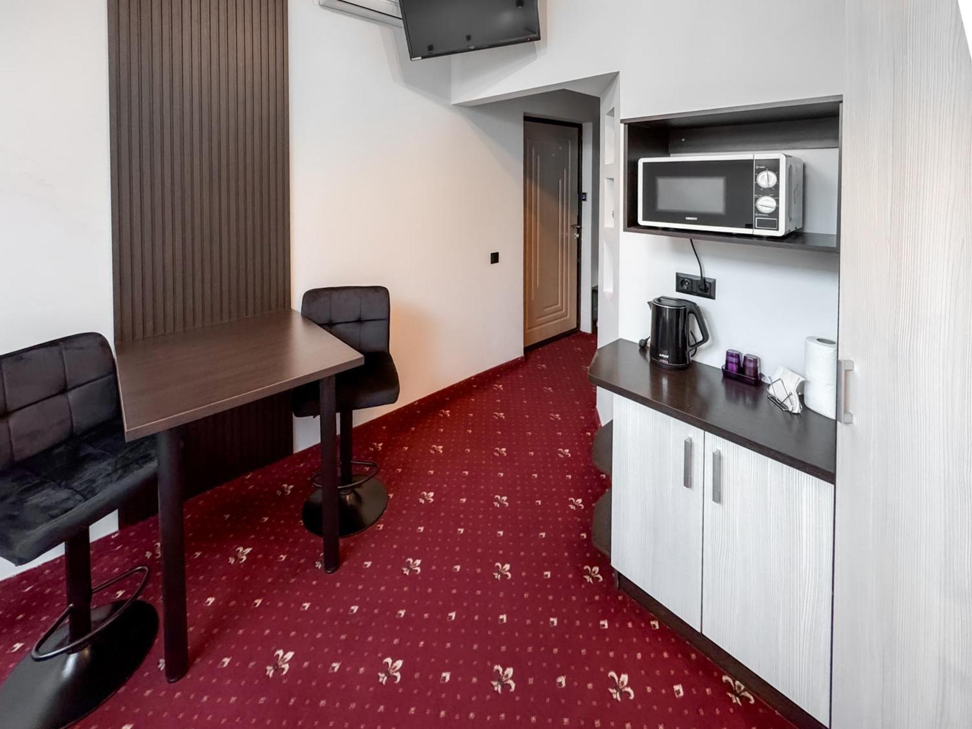 Apartments On Zaliznychna 49 Iwano-Frankiwsk Zewnętrze zdjęcie