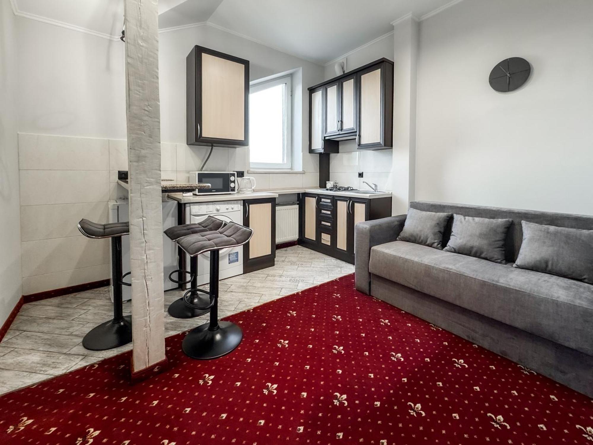 Apartments On Zaliznychna 49 Iwano-Frankiwsk Zewnętrze zdjęcie