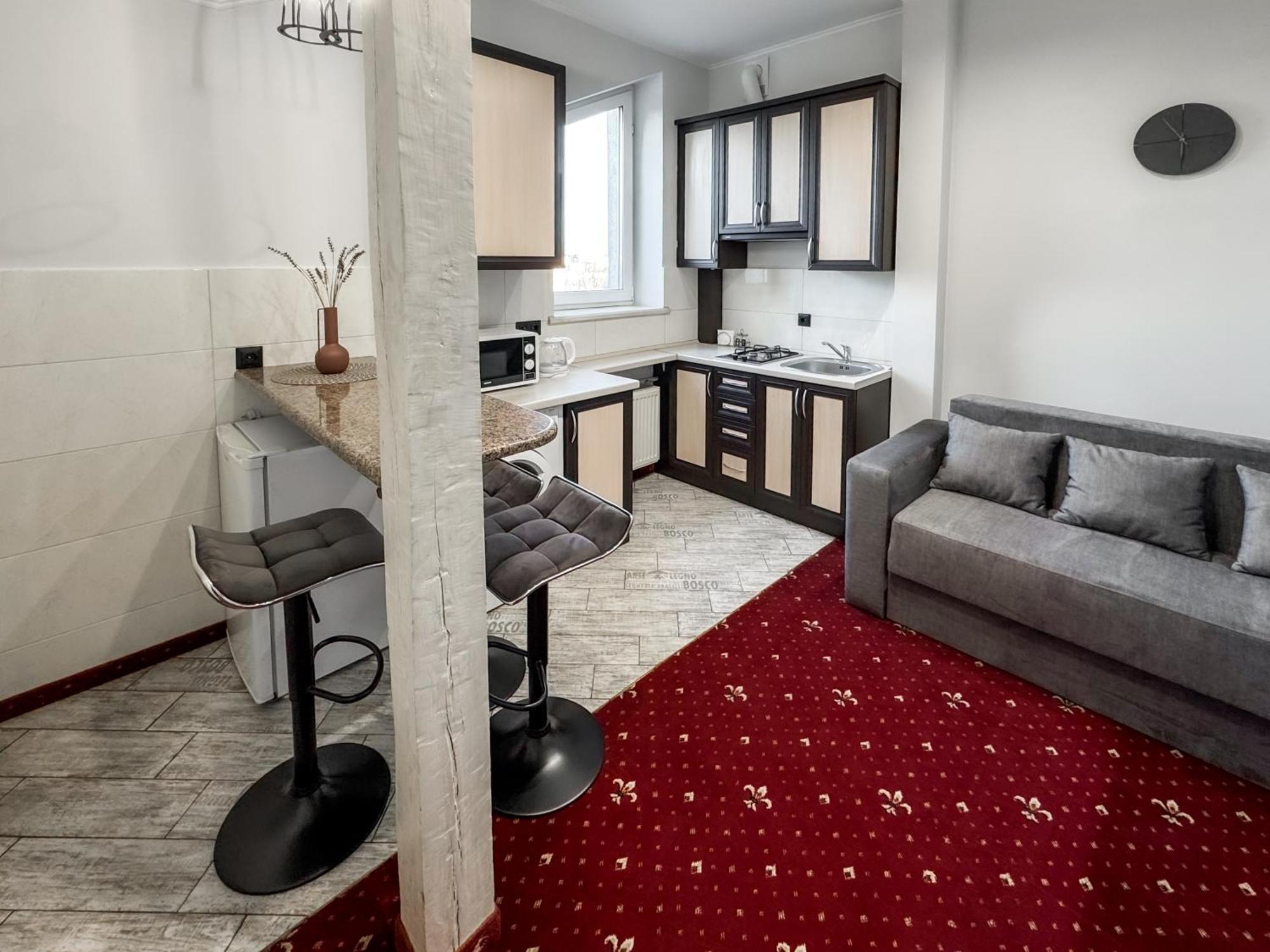 Apartments On Zaliznychna 49 Iwano-Frankiwsk Zewnętrze zdjęcie