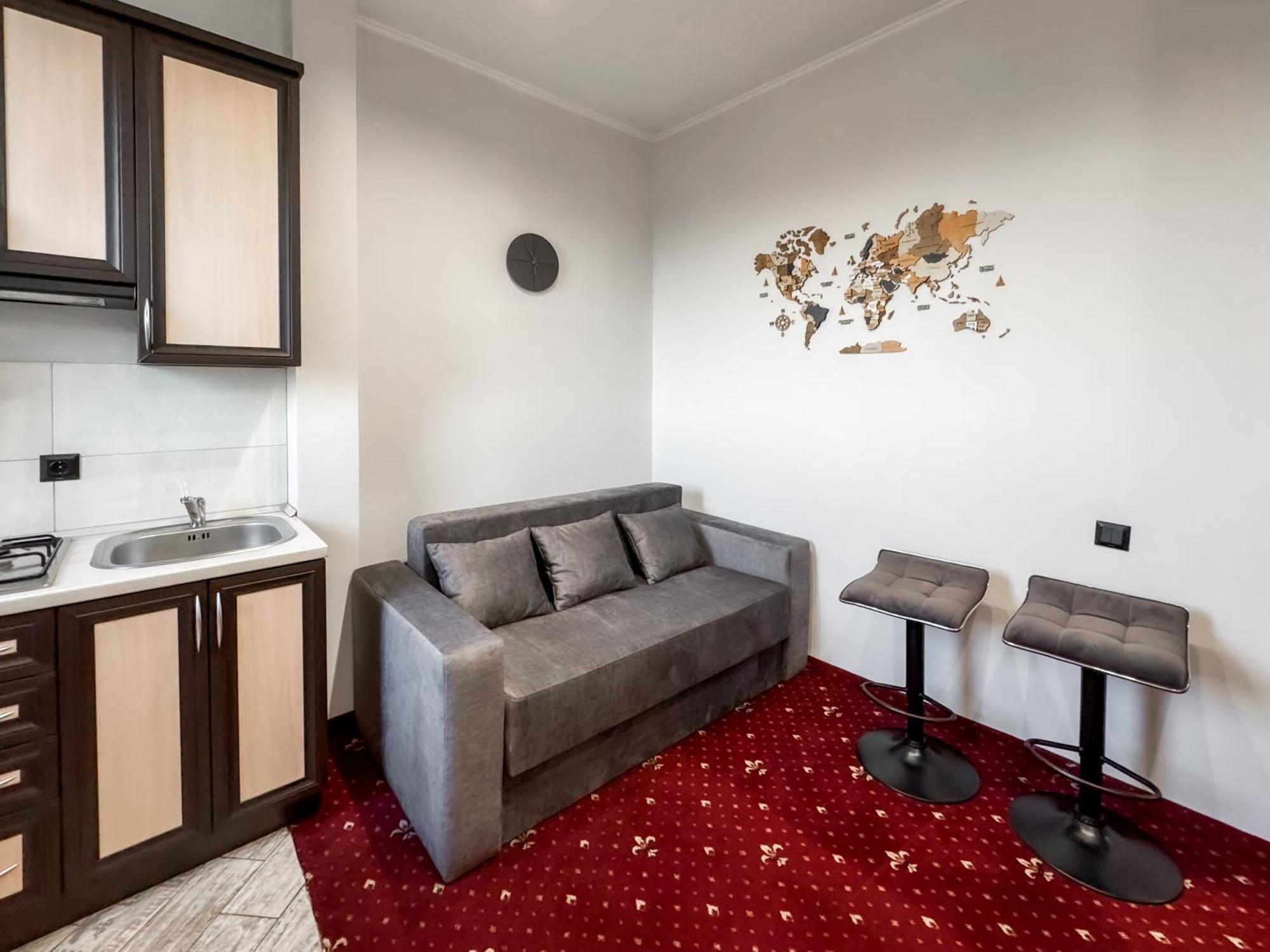 Apartments On Zaliznychna 49 Iwano-Frankiwsk Zewnętrze zdjęcie