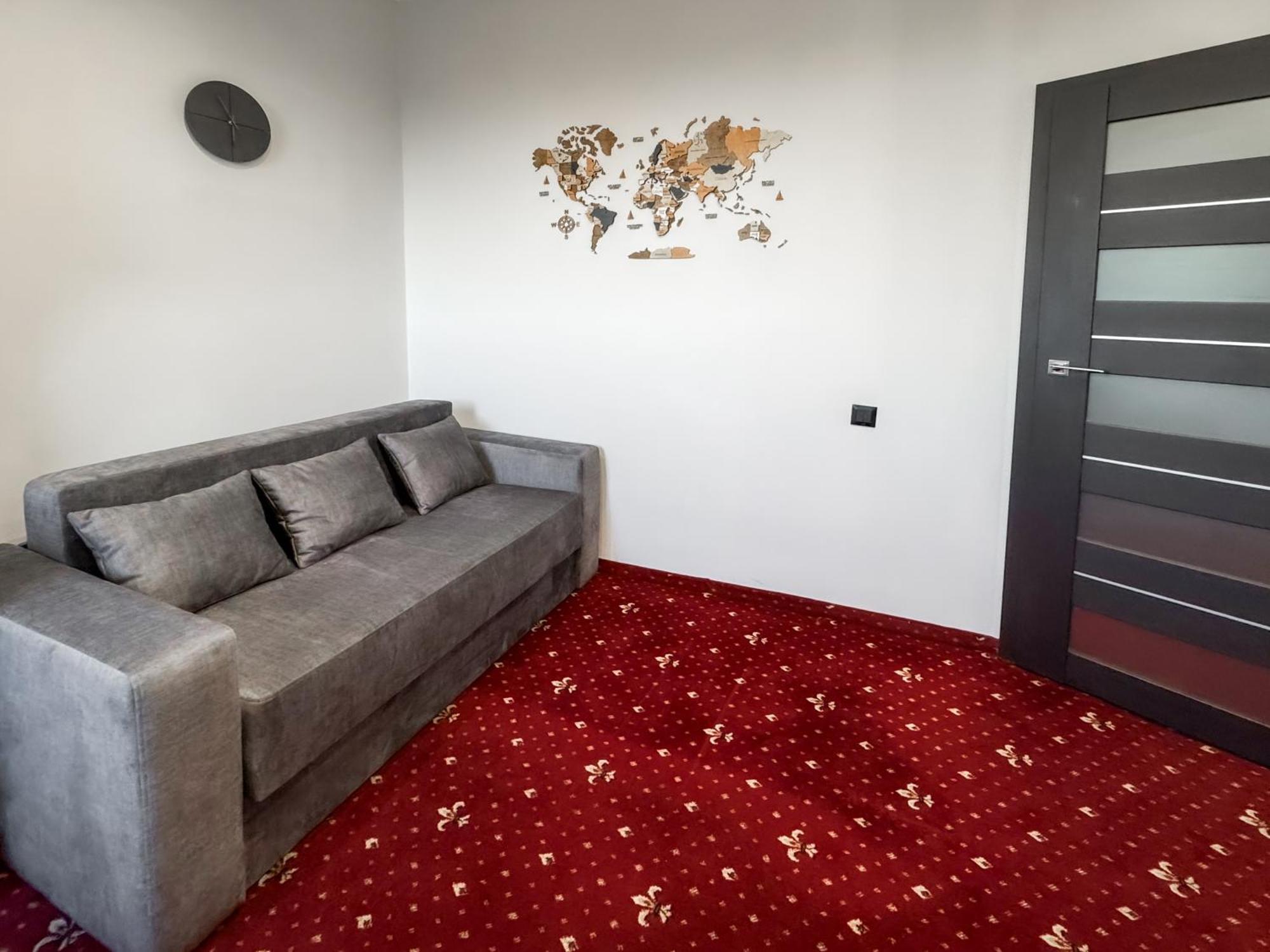 Apartments On Zaliznychna 49 Iwano-Frankiwsk Zewnętrze zdjęcie