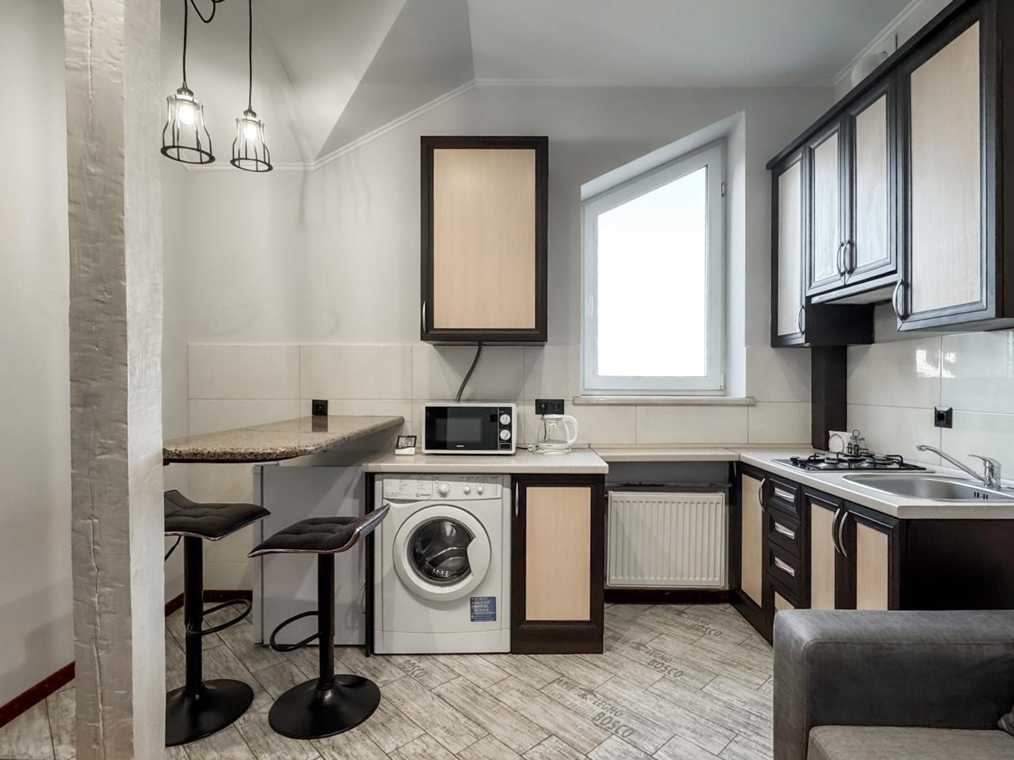 Apartments On Zaliznychna 49 Iwano-Frankiwsk Zewnętrze zdjęcie