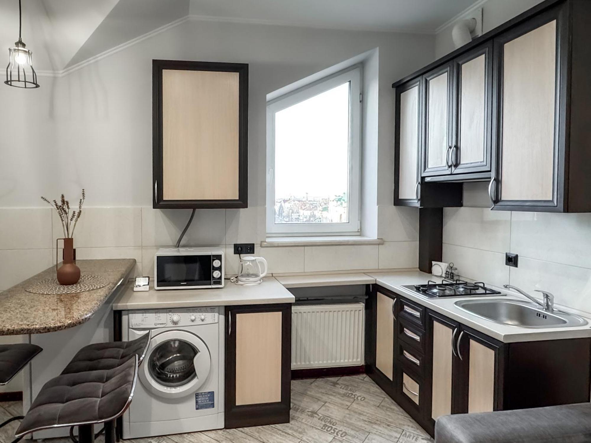 Apartments On Zaliznychna 49 Iwano-Frankiwsk Zewnętrze zdjęcie