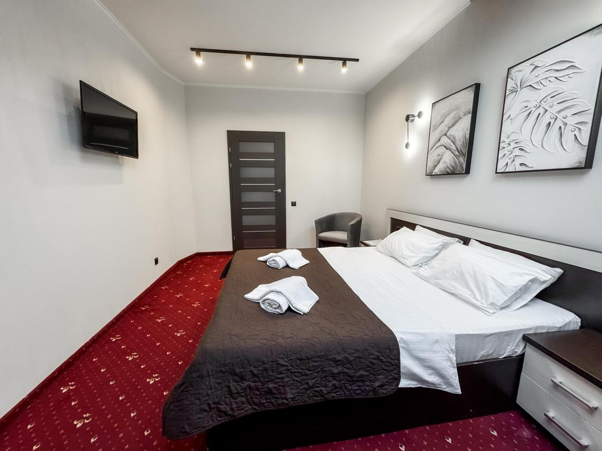 Apartments On Zaliznychna 49 Iwano-Frankiwsk Zewnętrze zdjęcie
